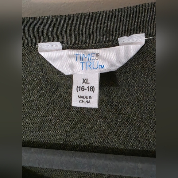 Time and Tru Olive Button Down Shirt - Picture 6 of 6